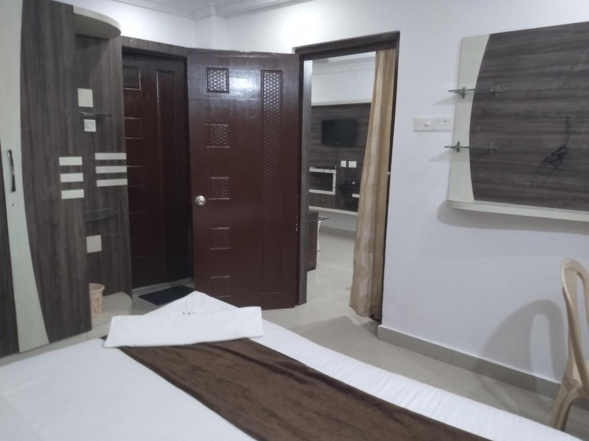 La Platina Premium Suites, Near Puri Sea Beach Exterior photo