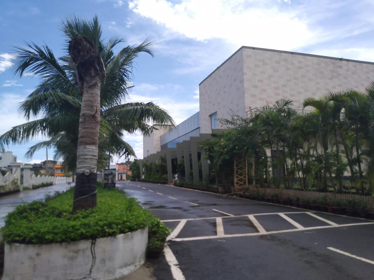 La Platina Premium Suites, Near Puri Sea Beach Exterior photo