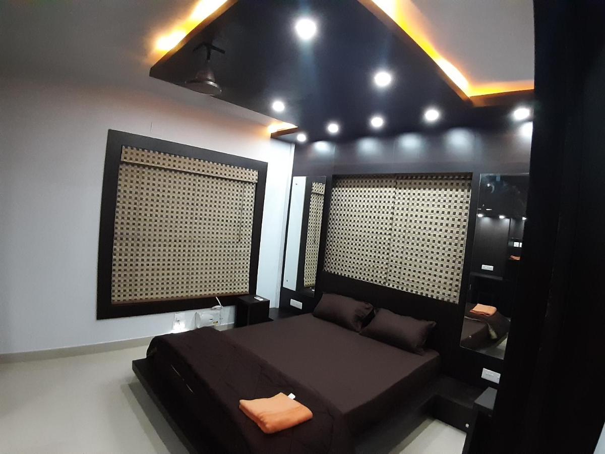 La Platina Premium Suites, Near Puri Sea Beach Exterior photo